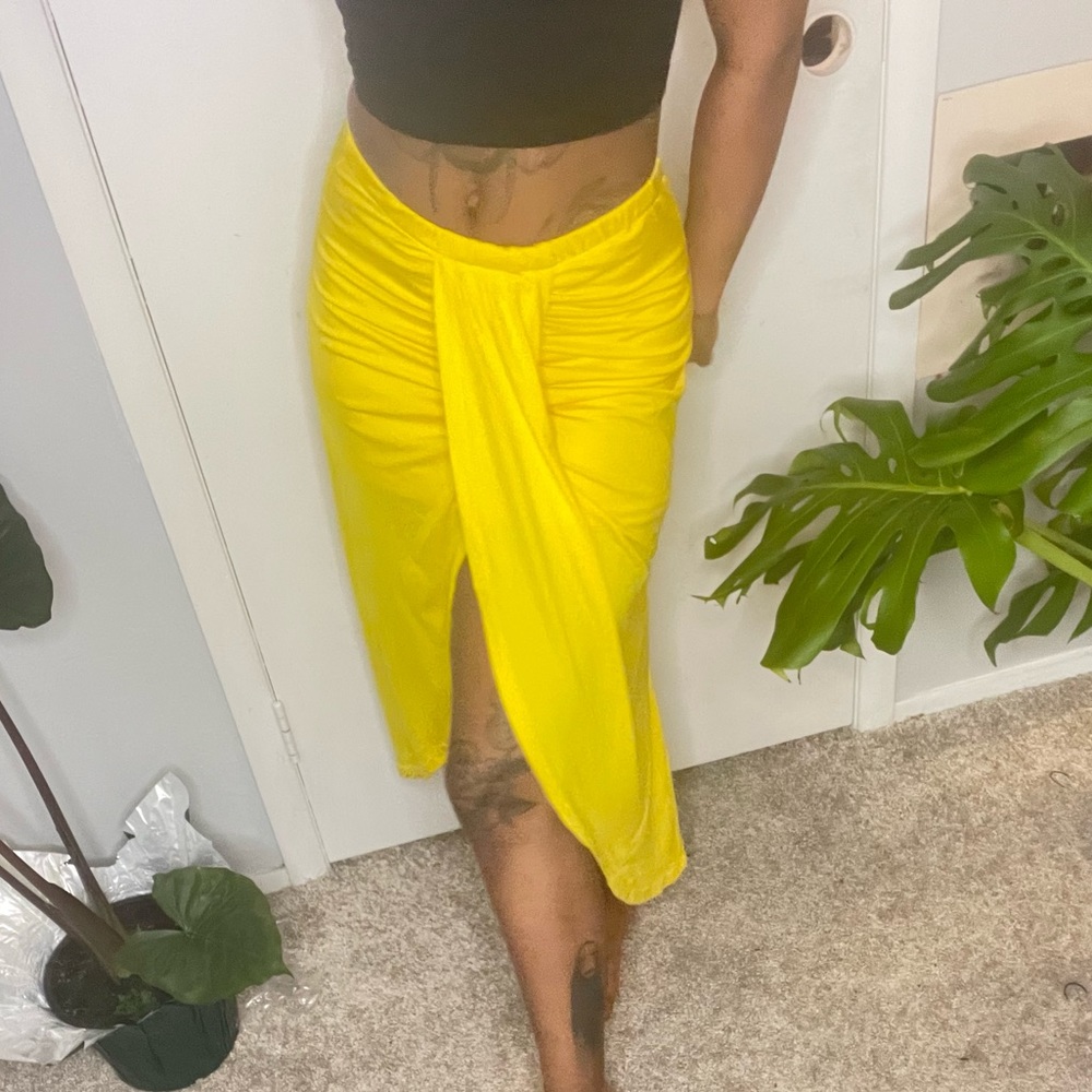 Yellow skirt